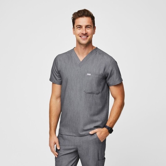 FIGS Leon™ Three-Pocket Scrub Graphite Grey Top Medical Uniform top Size Small - Picture 1 of 8